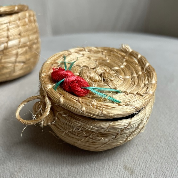 Boho Set Of Three Nesting Baskets Small Woven Flower Detail Decor 3” x 3.5” - Picture 11 of 11